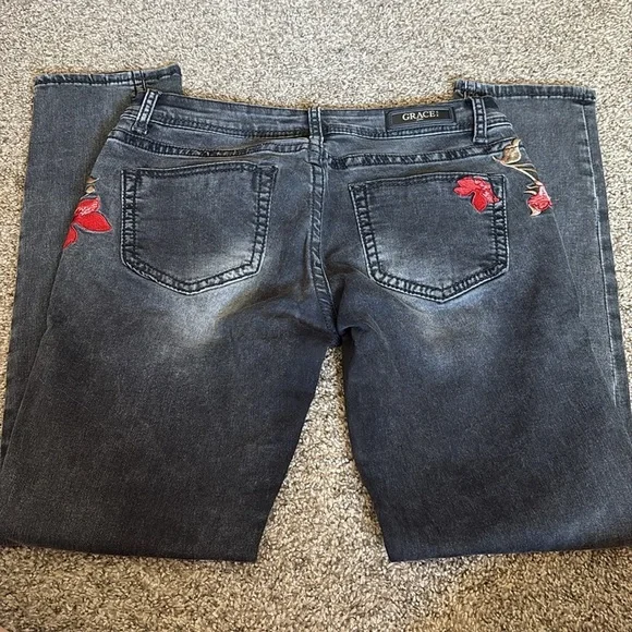 Grace Black Skinny Jeans with Red Floral Embroidery - Picture 4 of 4